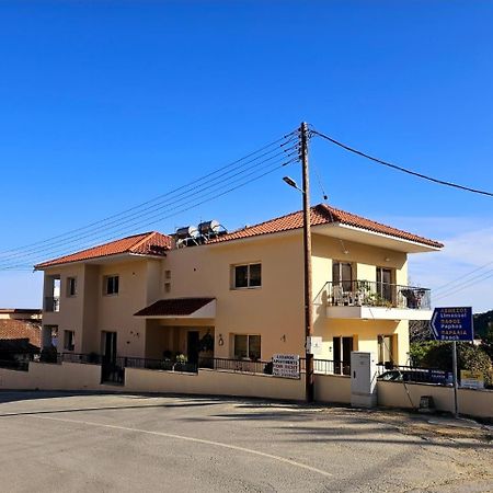 Lazaros Pissouri Apartments エクステリア 写真