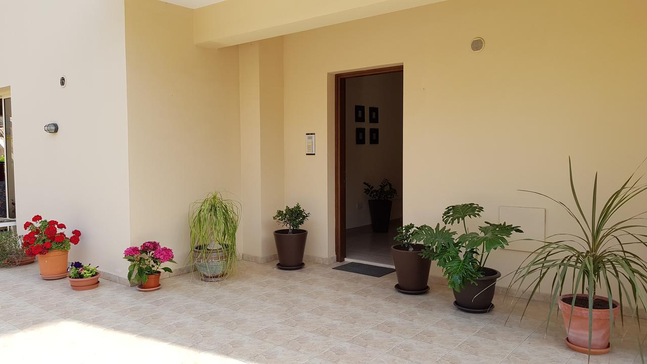 Lazaros Pissouri Apartments エクステリア 写真